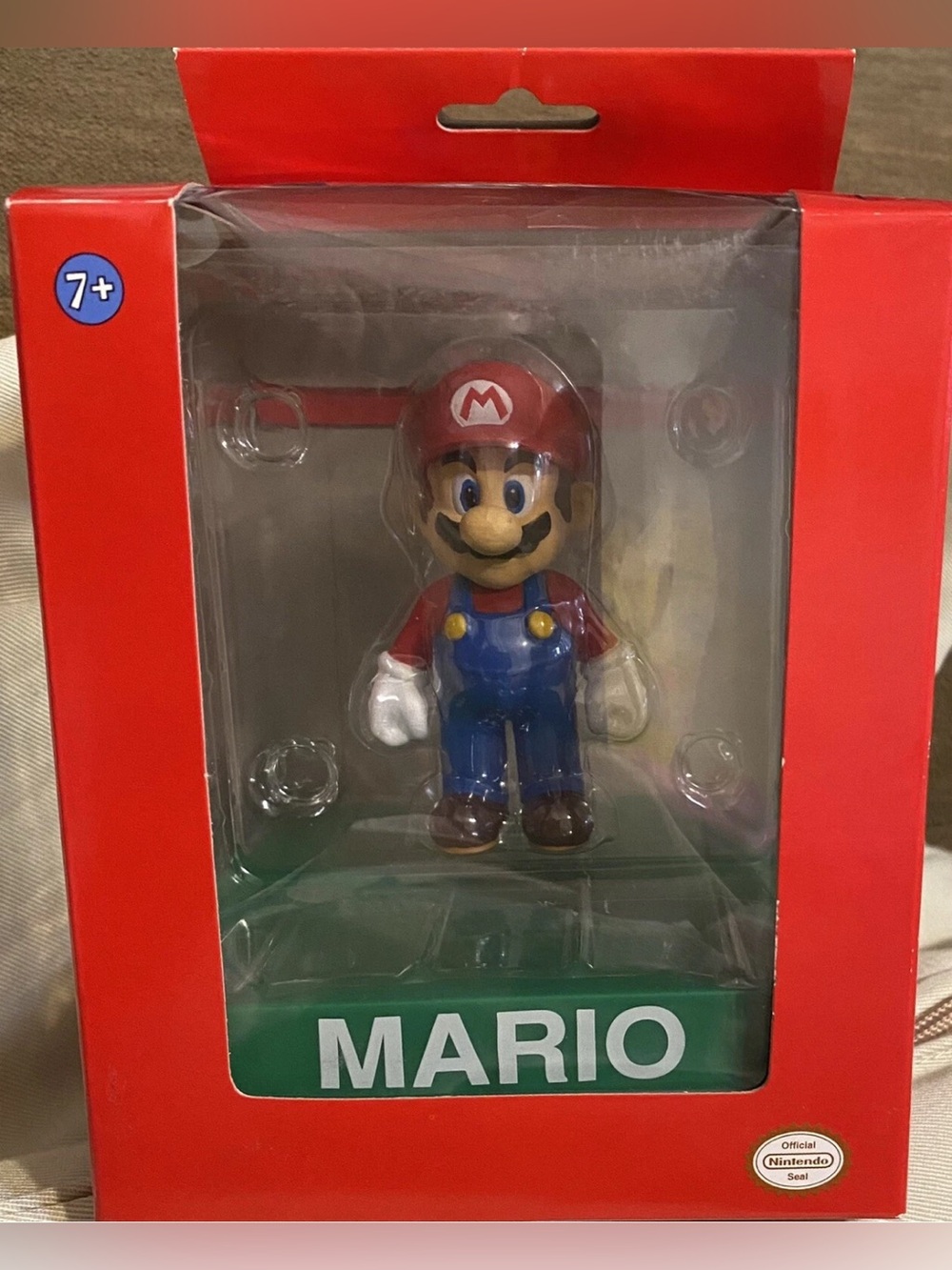 Super Mario Deluxe Figurine Collection Mario With Base Nintendo ages 7+